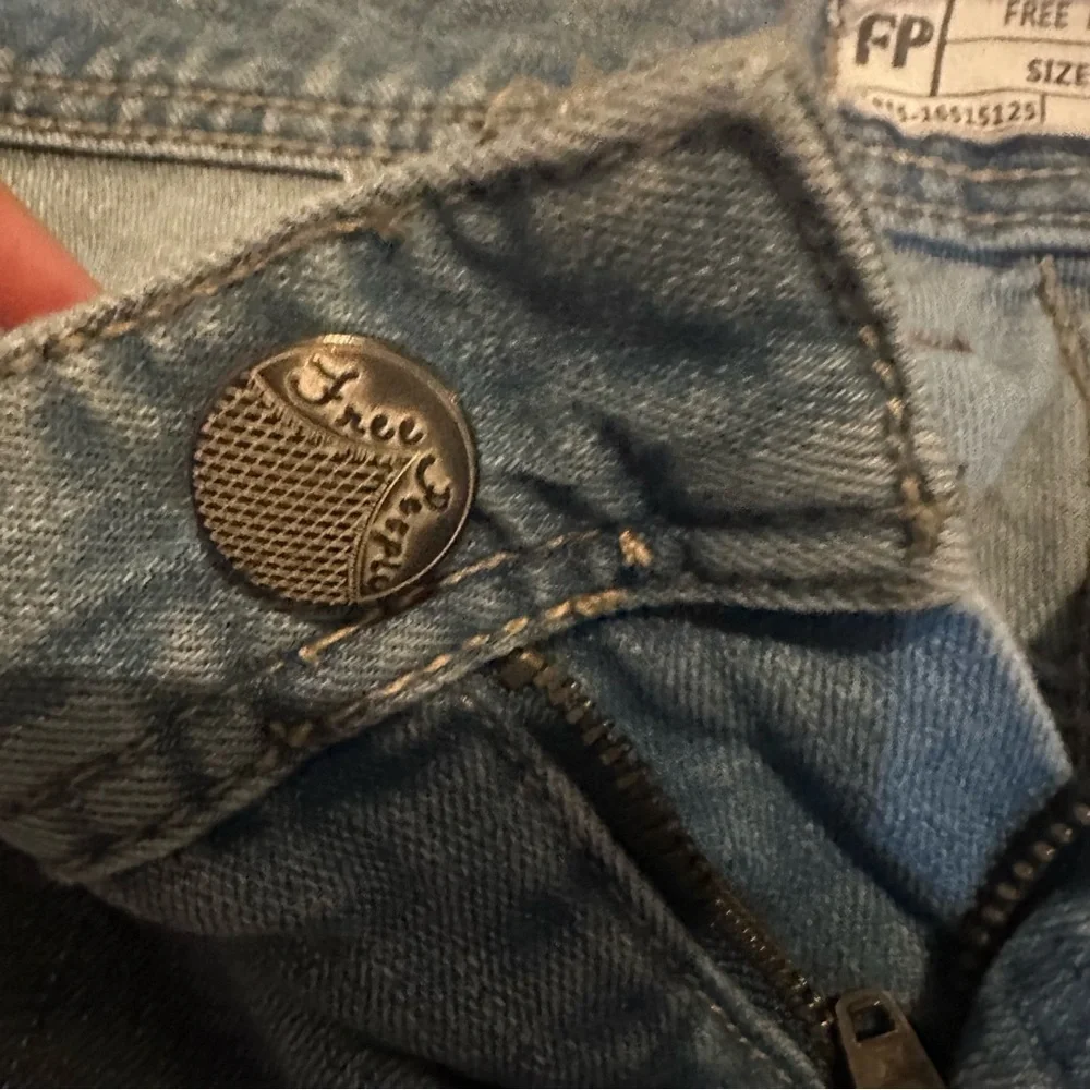 Free People Light Blue Distressed Ankle Jeans